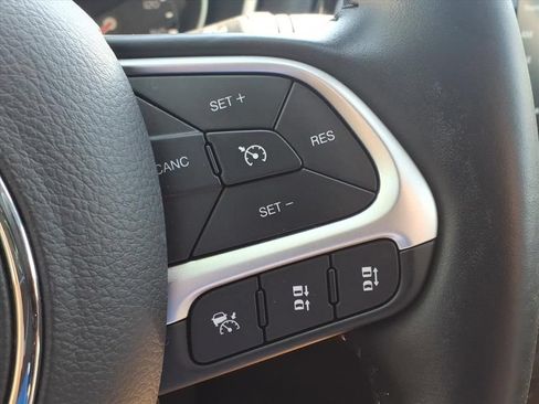 Used 2021 Jeep Compass Latitude AWD/4WD image 9