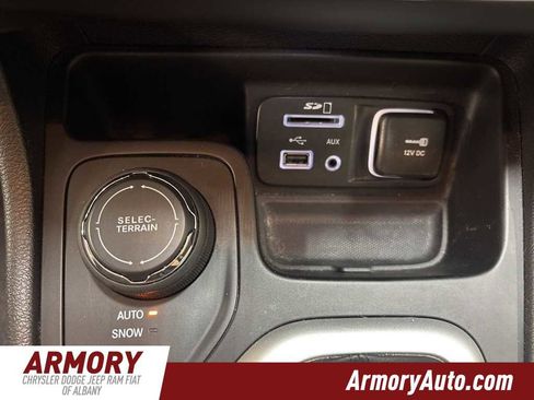 Used 2016 Jeep Cherokee Latitude w/ Comfort/Convenience Group image 20