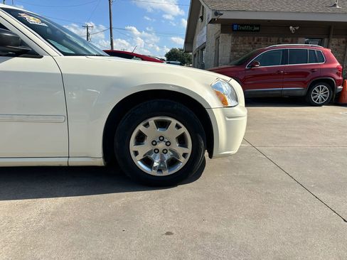 Used 2005 Dodge Magnum SE w/ Convenience Group I RWD image 21