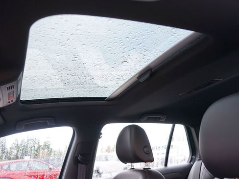 Used 2019 Volkswagen GTI SE image 18