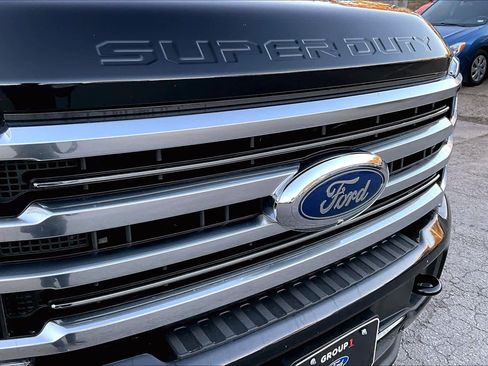 Used 2025 Ford F250 Platinum w/ Platinum Plus Package image 29