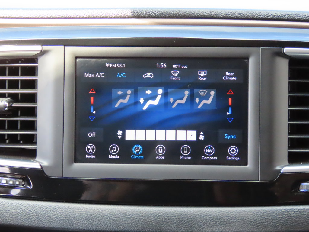 Used 2018 Chrysler Pacifica L FWD image 42