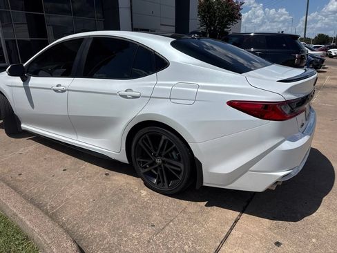 Used 2025 Toyota Camry XSE FWD image 4