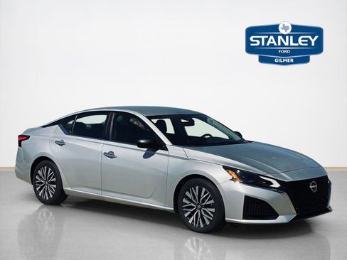 Used 2024 Nissan Altima 2.5 SV image 1