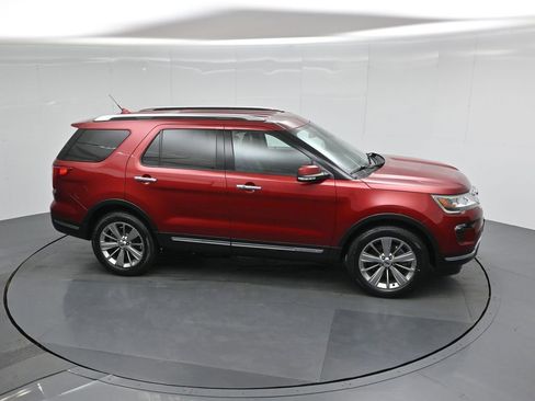 Certified 2018 Ford Explorer Limited w/ Ford Safe & Smart Package image 54