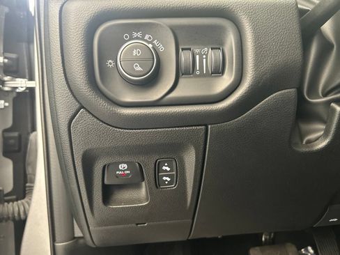 Used 2025 RAM 1500 Big Horn AWD/4WD image 42