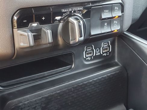 Used 2022 RAM 1500 Big Horn AWD/4WD image 26