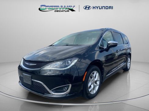 Used 2020 Chrysler Pacifica Limited image 3