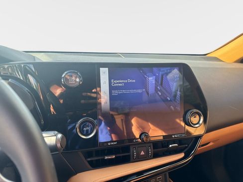 Used 2024 Lexus NX 250 FWD w/ Towing Package (2000 Lbs) image 22