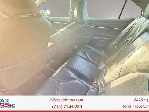 Used 2022 Toyota Camry XLE FWD image 14