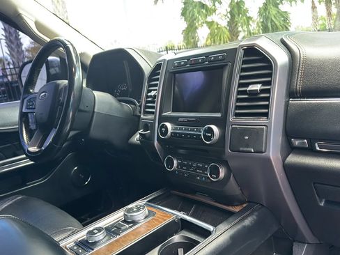 Used 2018 Ford Expedition Max Platinum AWD/4WD image 12