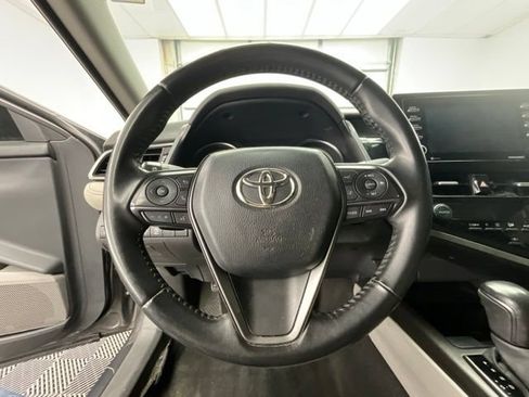 Used 2023 Toyota Camry SE FWD image 9