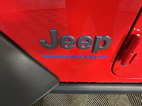 Used 2023 Jeep Wrangler Unlimited w/ Convenience Group AWD/4WD image 9