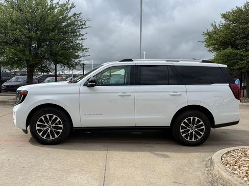 Used 2025 Ford Expedition Platinum image 2