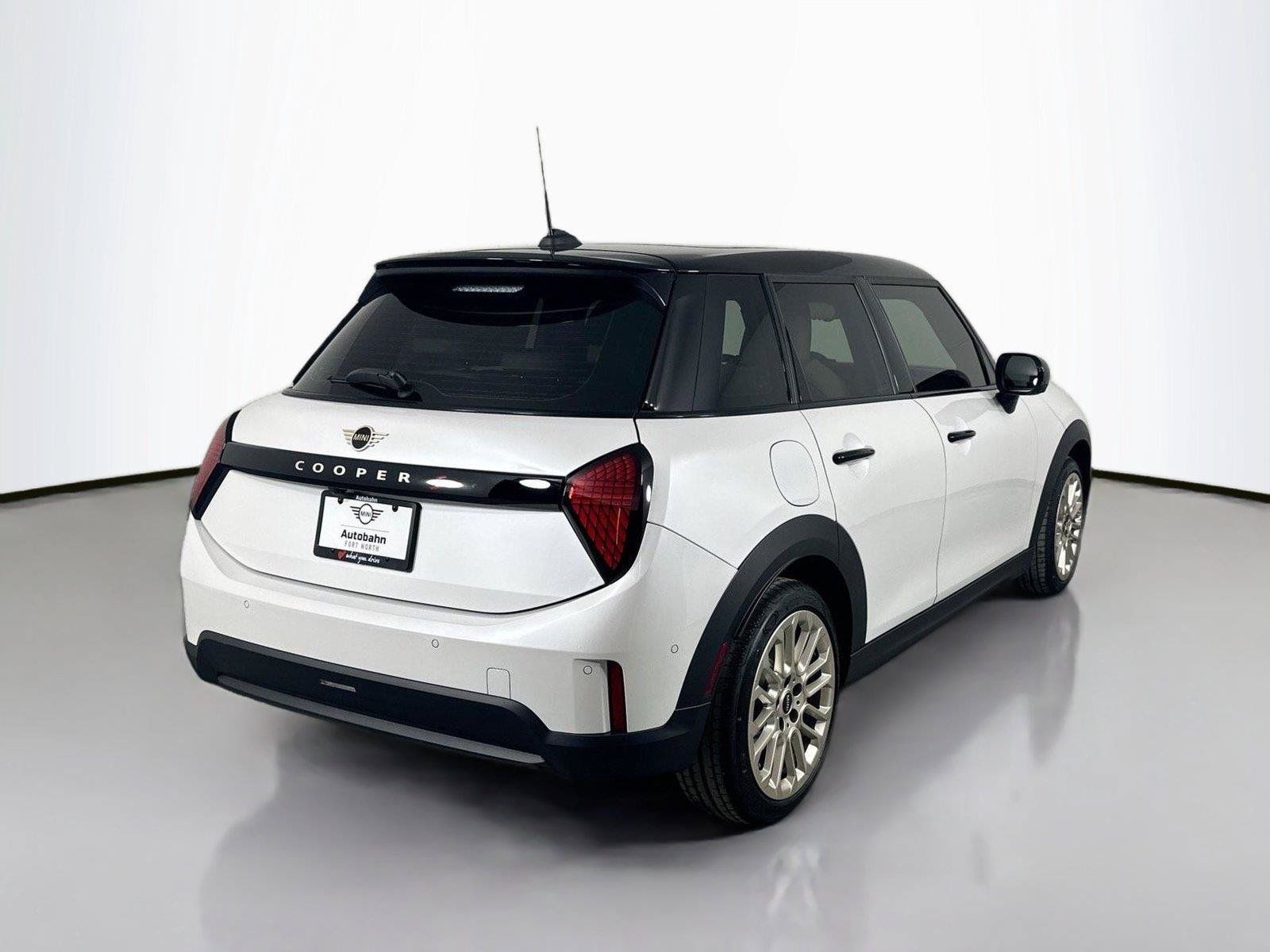 Used 2025 MINI Cooper S FWD image 5