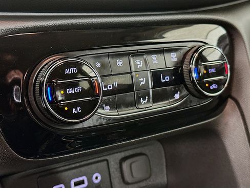 Used 2023 Buick Encore GX Select w/ Sport Touring Package image 22