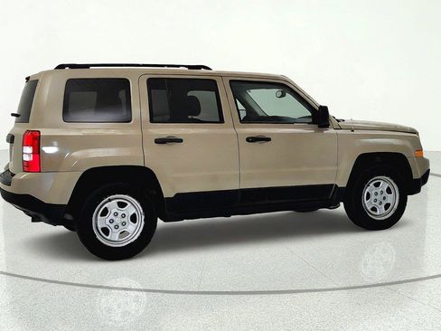 Used 2017 Jeep Patriot Sport FWD image 7