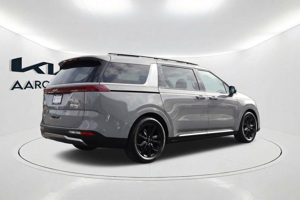 Used 2024 Kia Carnival SX FWD image 4