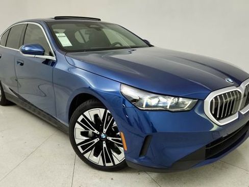 Used 2026 BMW 530i xDrive image 1