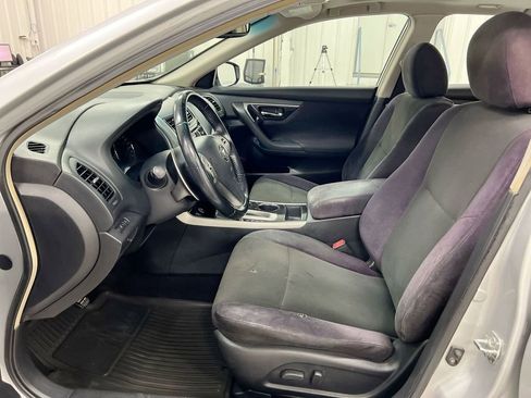 Used 2013 Nissan Altima 3.5 SV FWD image 20