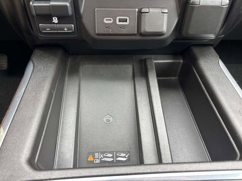 Used 2022 GMC Sierra 2500 Denali AWD/4WD image 30
