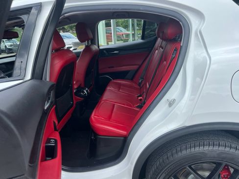 Used 2019 Alfa Romeo Stelvio w/ Nero Edizione RWD image 32