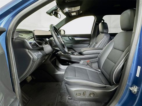 Used 2025 Buick Enclave Preferred image 20