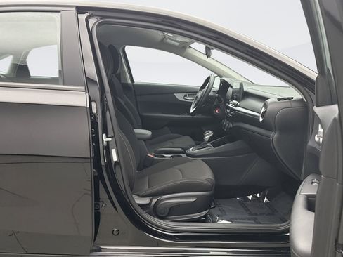 Used 2023 Kia Forte LXS image 16