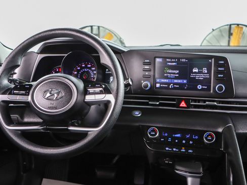 Used 2023 Hyundai Elantra SEL w/ Cargo Package FWD image 17