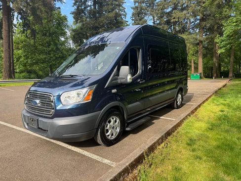 Used 2015 Ford Transit 350 XLT RWD image 4