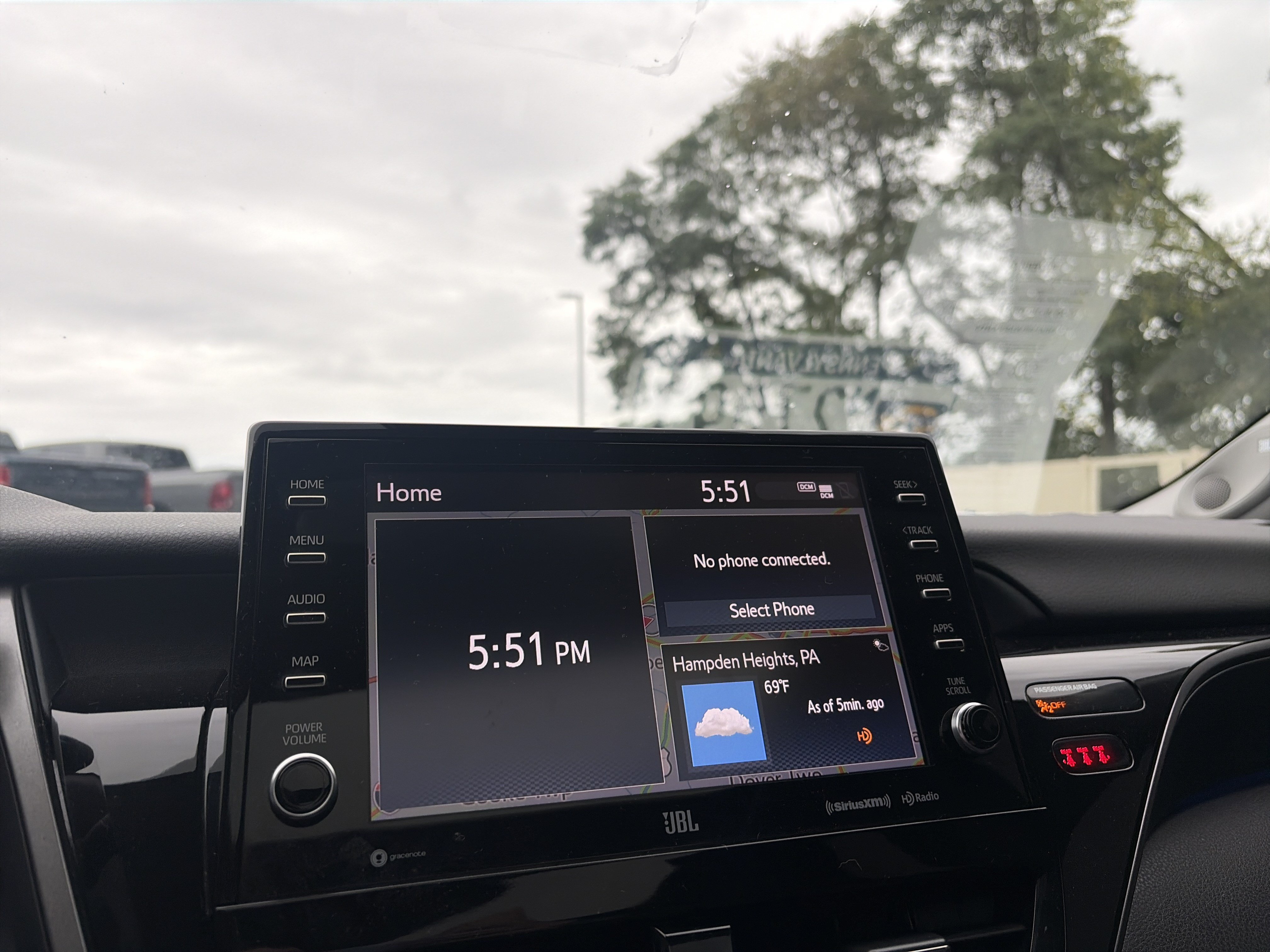 Used 2022 Toyota Camry XLE w/ Navigation Package FWD image 32