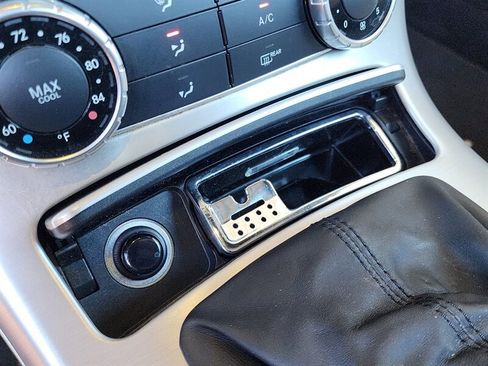 Used 2015 Mercedes-Benz SLK 250 w/ Premium Package image 57