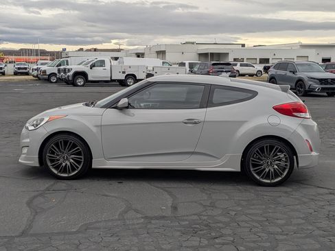 Used 2013 Hyundai Veloster RE:MIX Edition image 9