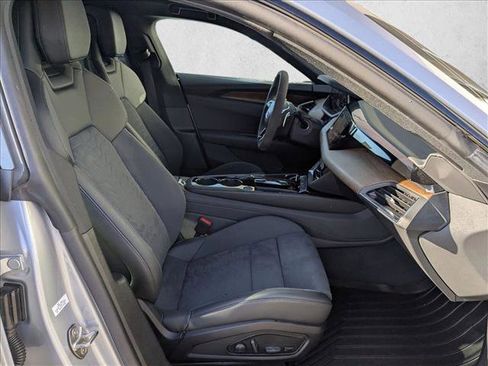 Used 2022 Audi e-tron GT Premium Plus image 22