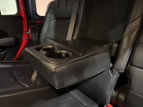 Used 2022 Jeep Wrangler Unlimited Sahara w/ Cold Weather Group image 31