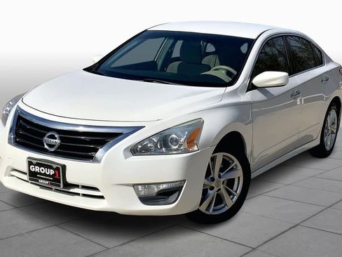 Used 2013 Nissan Altima 2.5 SV image 1