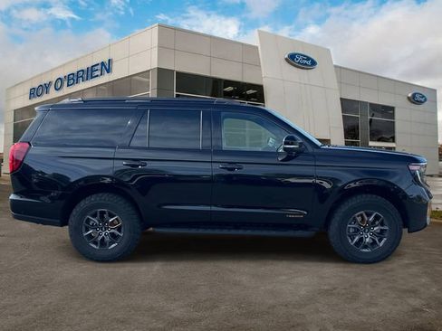 Used 2025 Ford Expedition Tremor AWD/4WD image 6