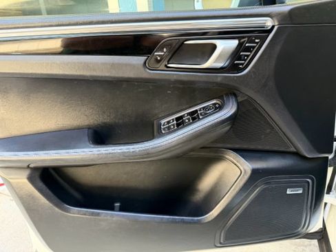Used 2015 Porsche Macan S AWD/4WD image 23