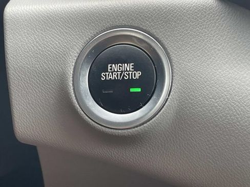 Used 2024 GMC Terrain SLT FWD image 21