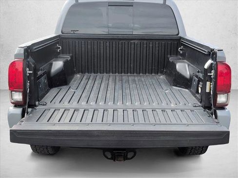Used 2018 Toyota Tacoma TRD Sport image 6