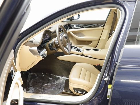 Used 2018 Porsche Panamera 4 image 6