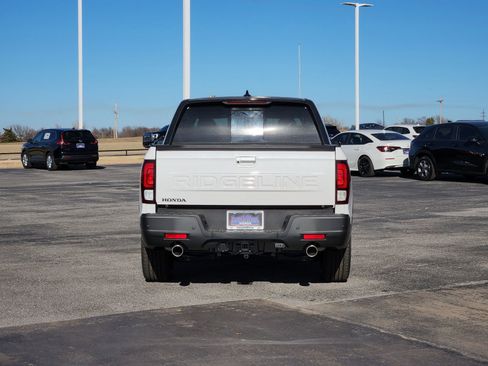 New 2026 Honda Ridgeline Black Edition image 8