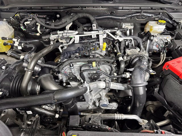 Certified 2025 Ford Ranger Lariat w/ FX4 Off-Road Package AWD/4WD image 9