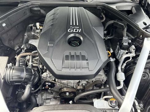 Used 2023 Genesis G70 2.0T AWD/4WD image 12
