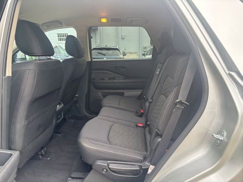 Used 2025 Nissan Pathfinder SV AWD/4WD image 28