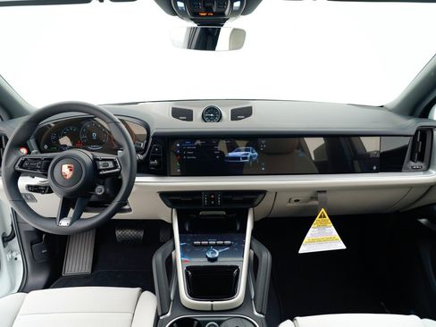 New 2026 Porsche Cayenne image 19