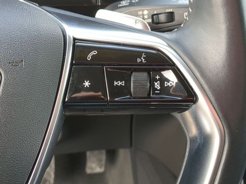 Used 2019 Audi e-tron Premium Plus image 29