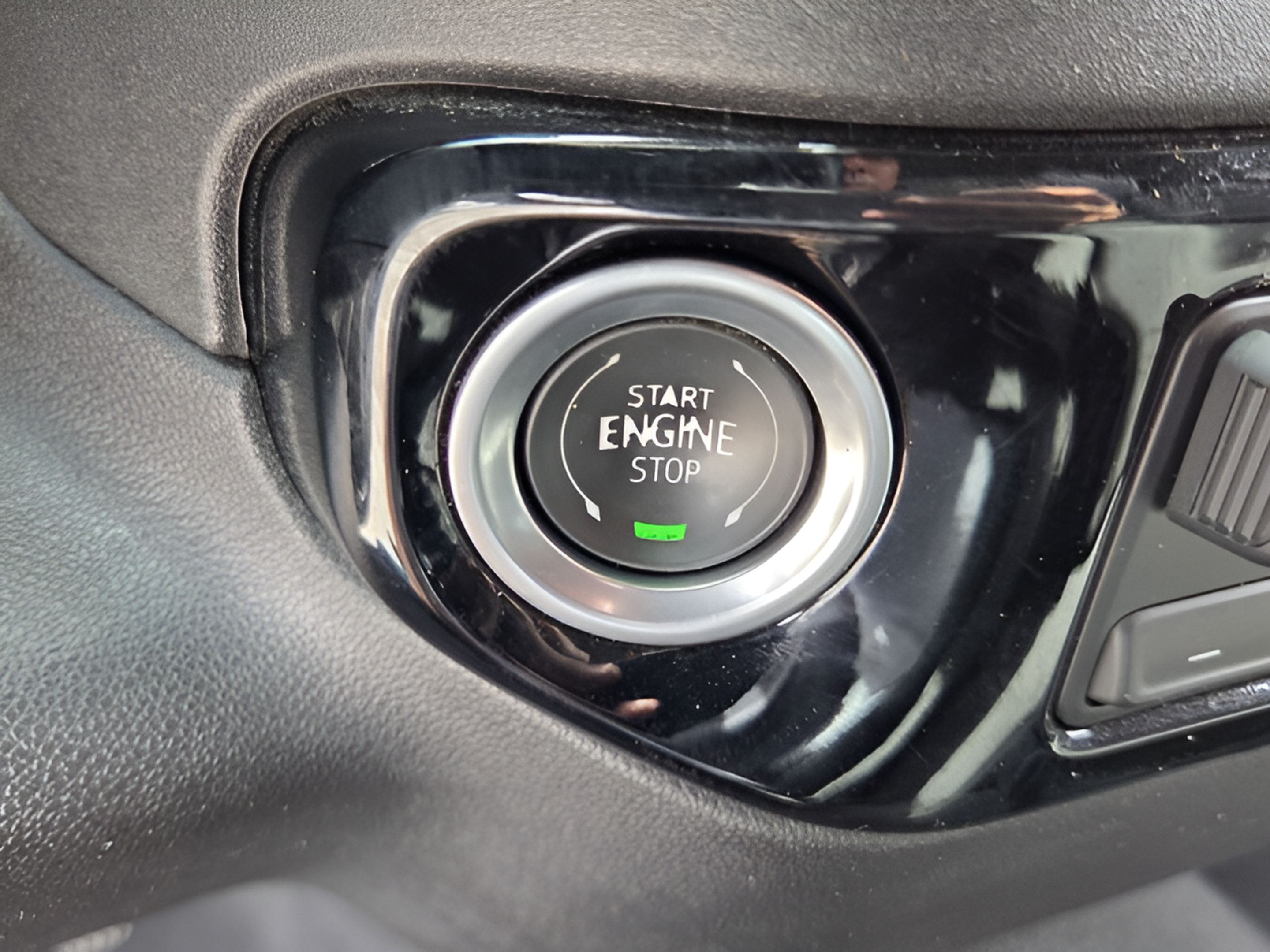 Certified 2025 Chevrolet Silverado 1500 LT RWD image 21