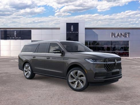 New 2026 Lincoln Navigator L Black Label AWD/4WD image 7
