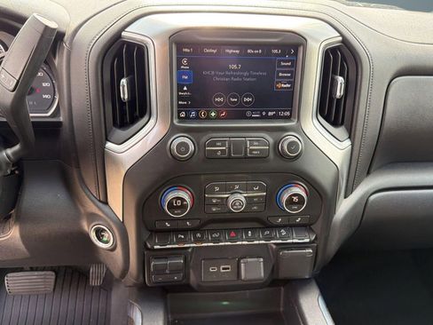 Used 2021 Chevrolet Silverado 1500 LT Trail Boss w/ Convenience Package II image 27